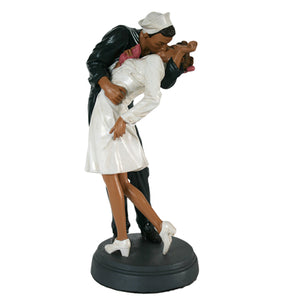 Pacific Giftware WW2 Navy Sailor and Nurse Statue #11132